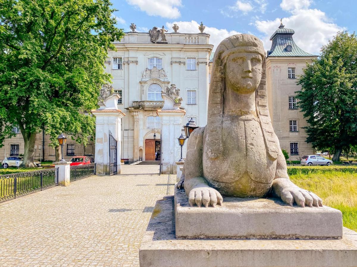 Hotel Zamek Krolewski W Rydzynie Rydzyna Exteriör bild