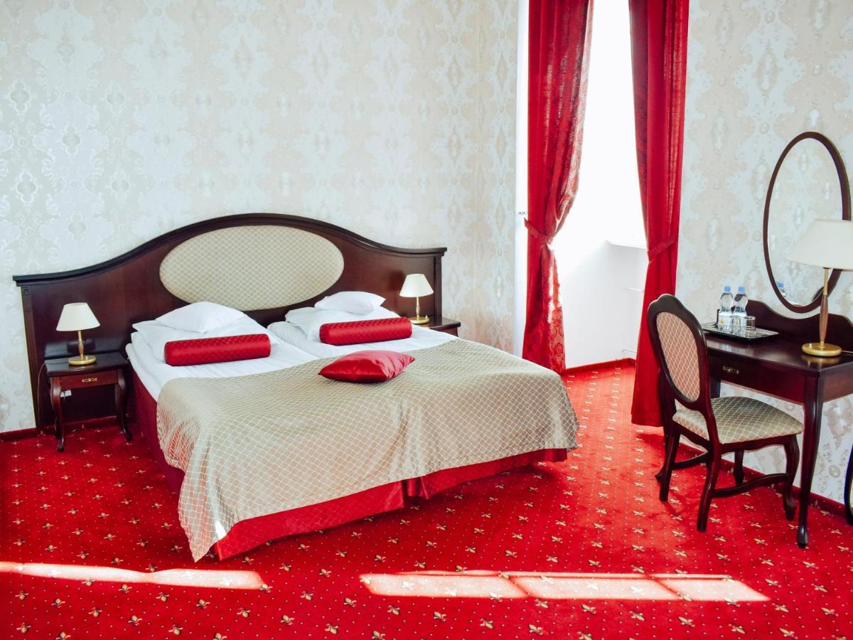 Hotel Zamek Krolewski W Rydzynie Rydzyna Exteriör bild
