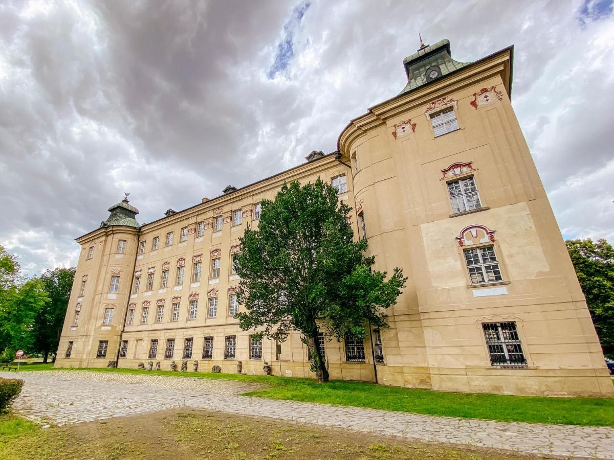 Hotel Zamek Krolewski W Rydzynie Rydzyna Exteriör bild