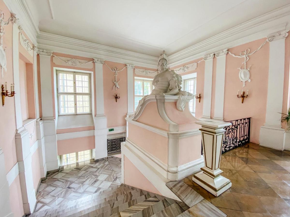 Hotel Zamek Krolewski W Rydzynie Rydzyna Exteriör bild