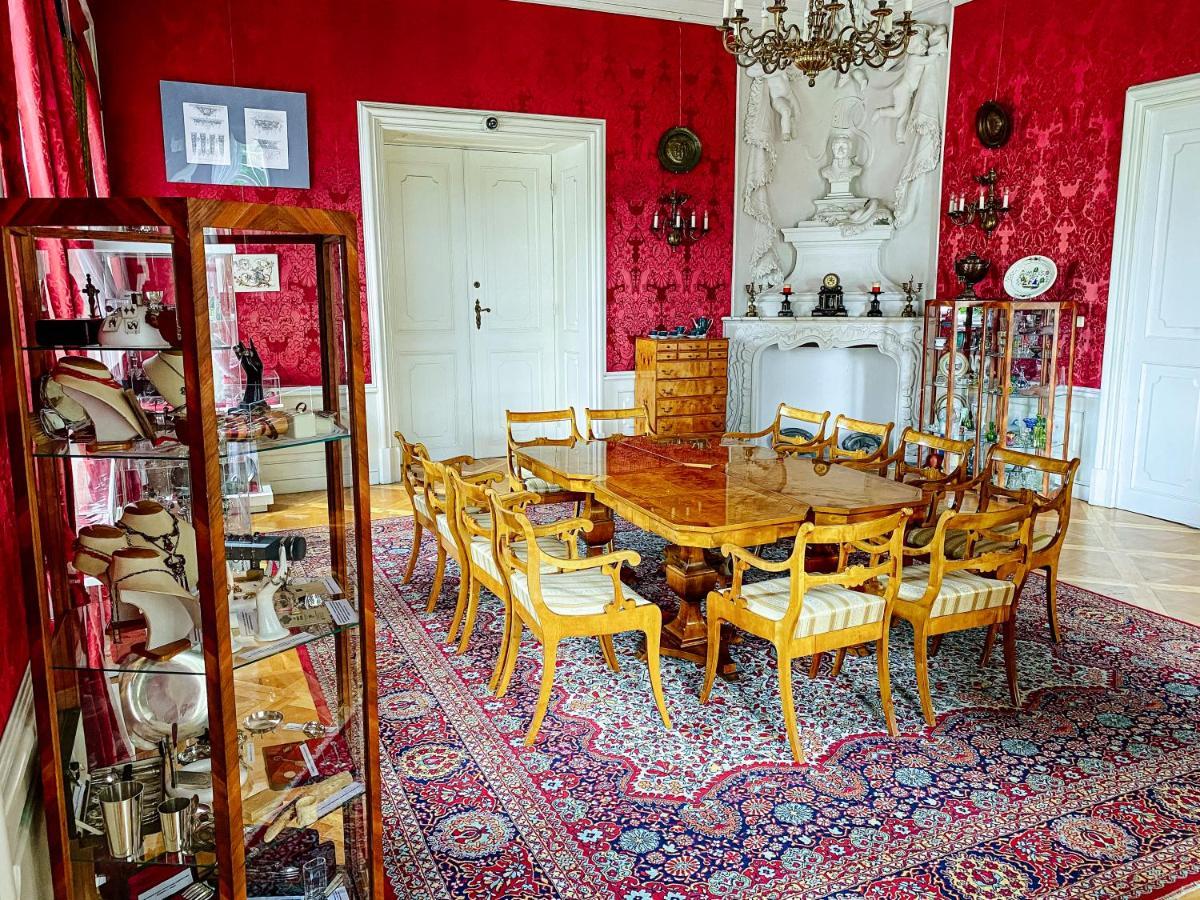 Hotel Zamek Krolewski W Rydzynie Rydzyna Exteriör bild