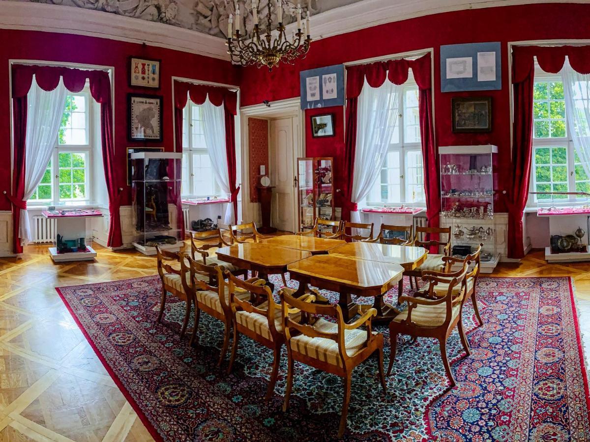Hotel Zamek Krolewski W Rydzynie Rydzyna Exteriör bild