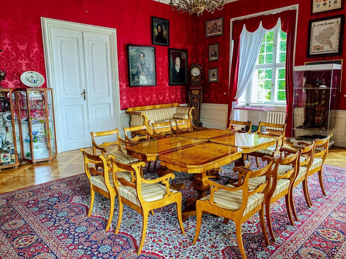 Hotel Zamek Krolewski W Rydzynie Rydzyna Exteriör bild