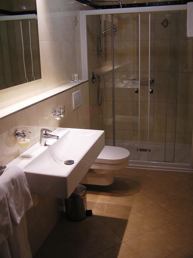 Hotel Zamek Krolewski W Rydzynie Rydzyna Exteriör bild